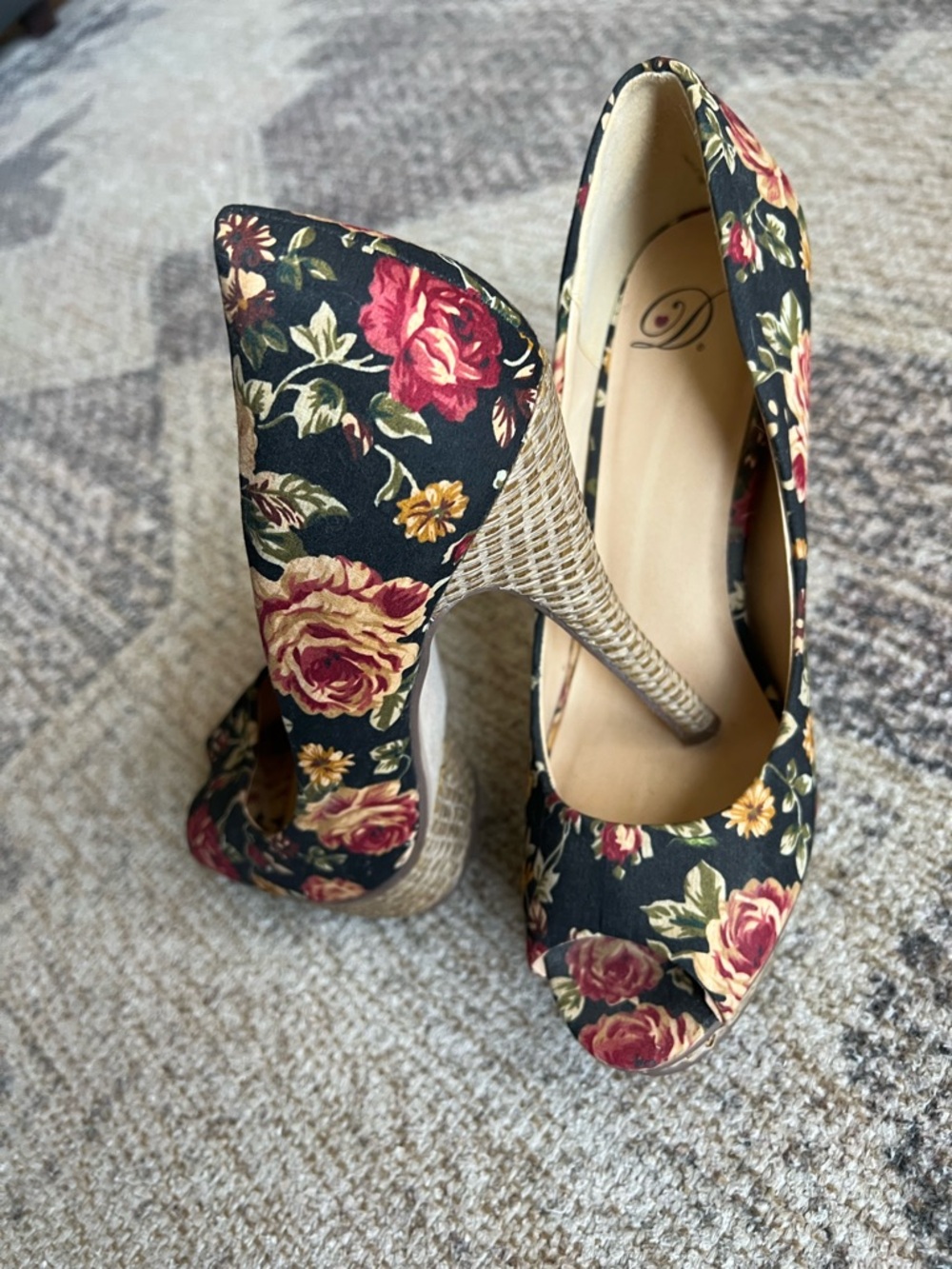 Floral Print Peep Toe High Heels - Black with Red Rose Pattern